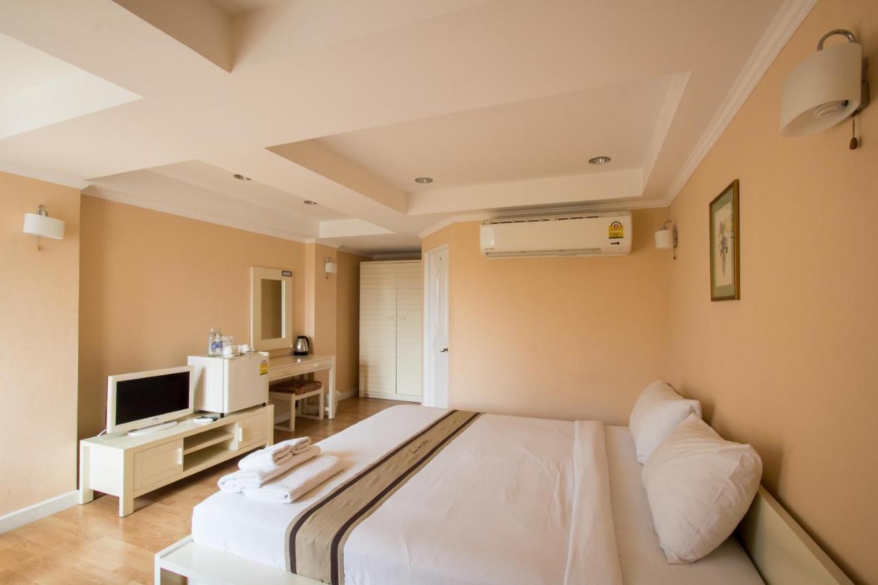 Triple Palms House Hotel Chiang Mai Luaran gambar